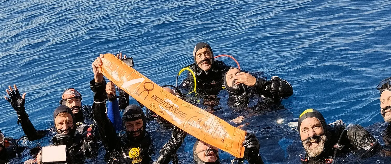 La squadra di subacquei Palinuro Sub in superficie